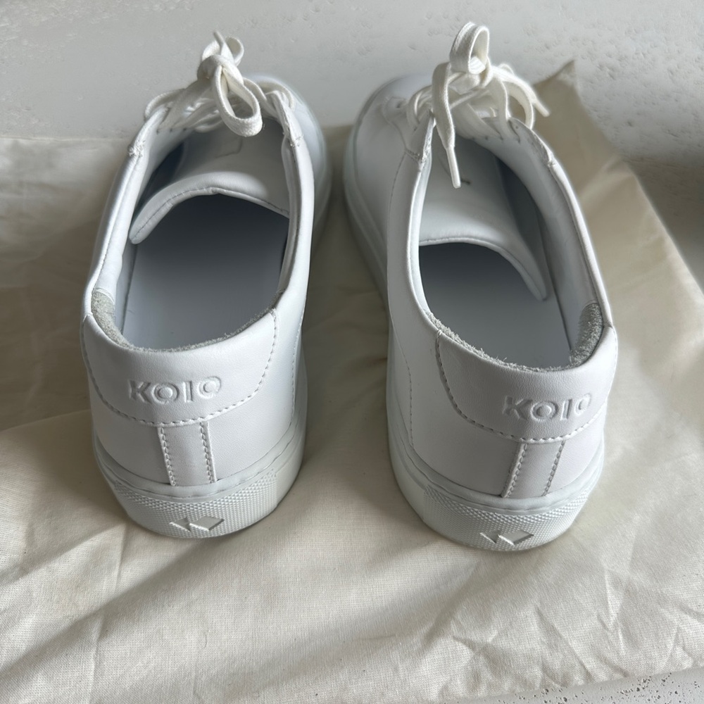 KOIO Capri Leather Sneakers 9M - Triple White